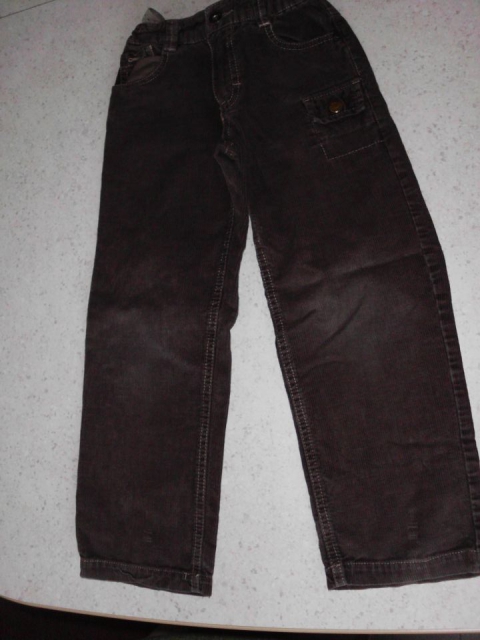 H&m rjave žametke 110