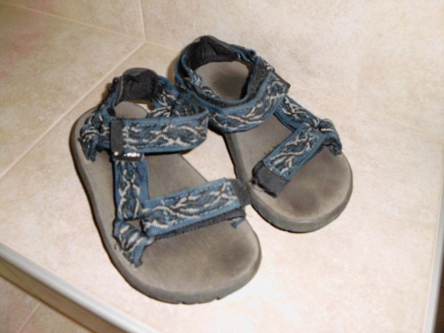 Teva sandali 28