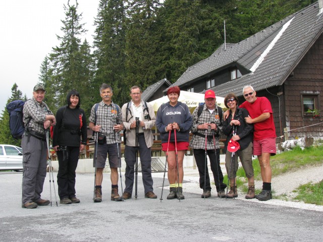 Pesek(koča)-Klopni vrh(1340m)-Gozd. dom Šumik - foto