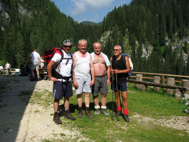 Pohod na Triglav(Vrata-Triglav-Trigl. jezera- - foto