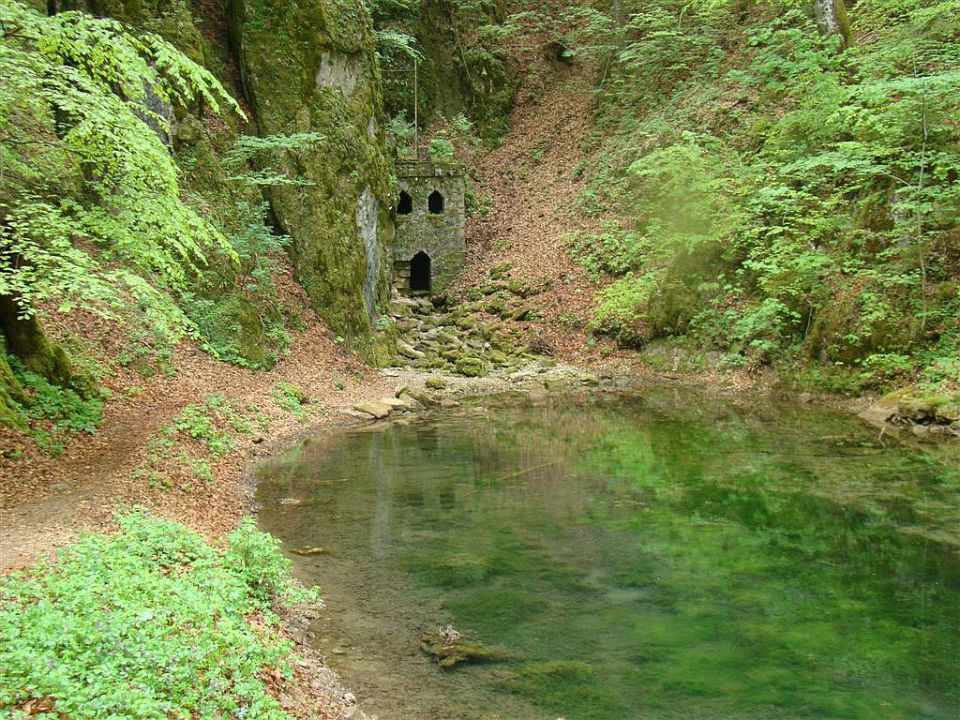 Sviščaki-Snežnik;Grad;Slivnica-30.4.2011 - foto povečava