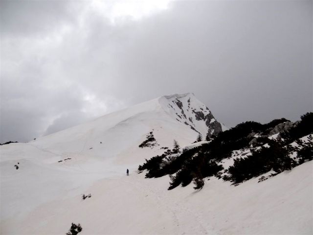 Radušnik-Koča na Loki-Raduha(2062m)-6.4.2014 - foto