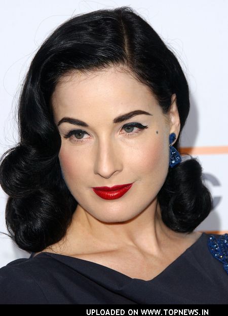 Dita von Teese - makeup in frizura