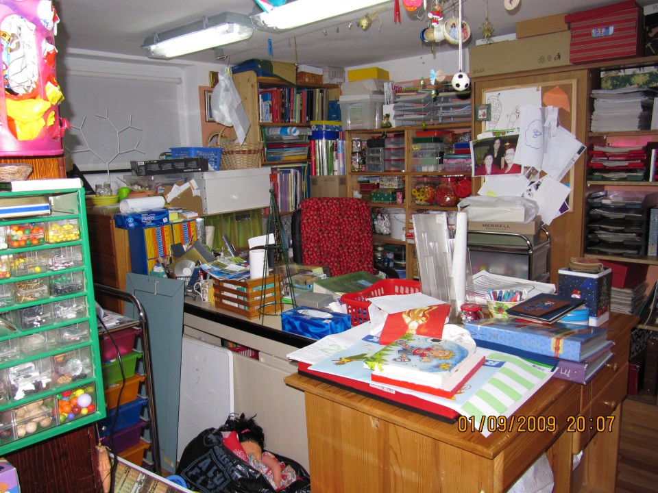 Tukaj ustvarjam dobro leto in pol, prej sem delala v stanovanju. Moj dragi mi je naredil d