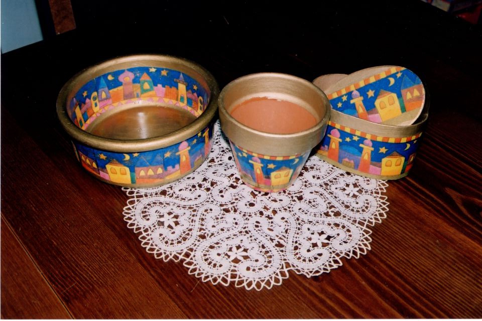 komplet: novoletna skleda, lonec za rože, škatla