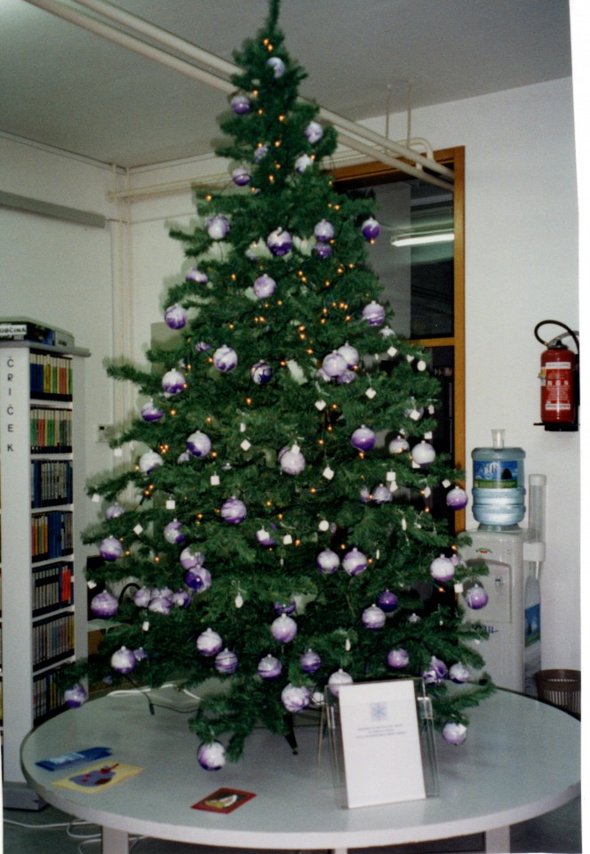 marmorirani okraski na novoletni jelki