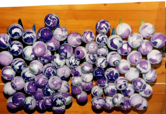 Marmorirane kroglice - barve za marmoriranje, malo lepila in bleščice