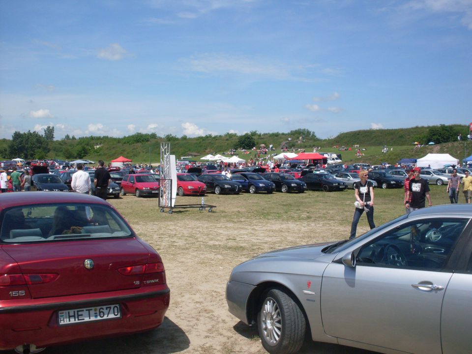 Alfa meetings - 15 Komarom 2010 - 2 - foto povečava