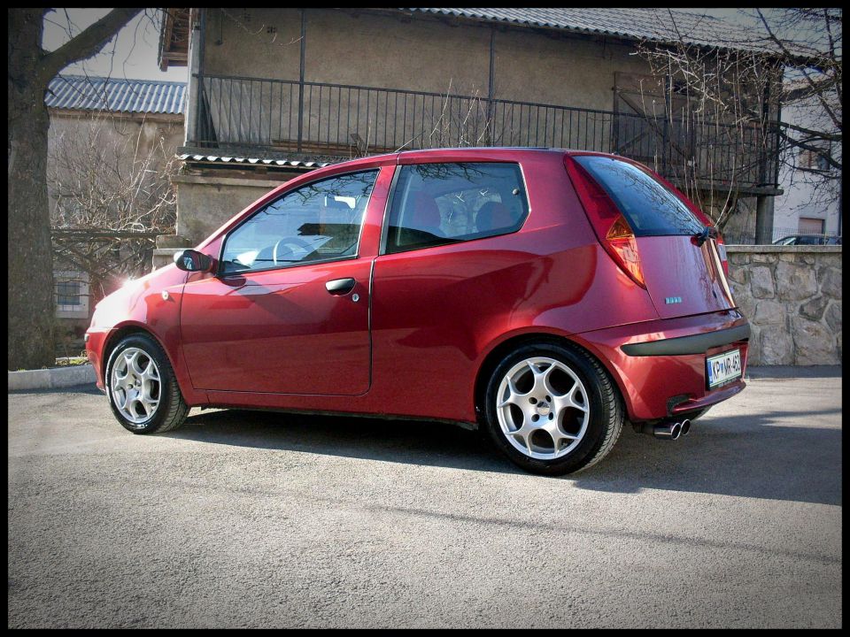 16 - Fiat Punto