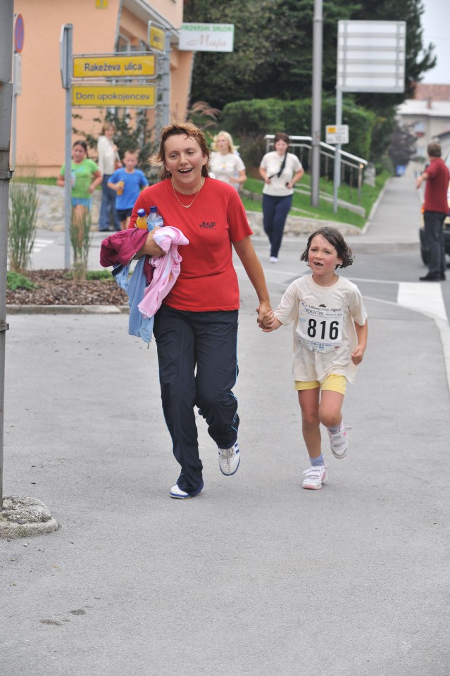 Rokec 09 - foto povečava