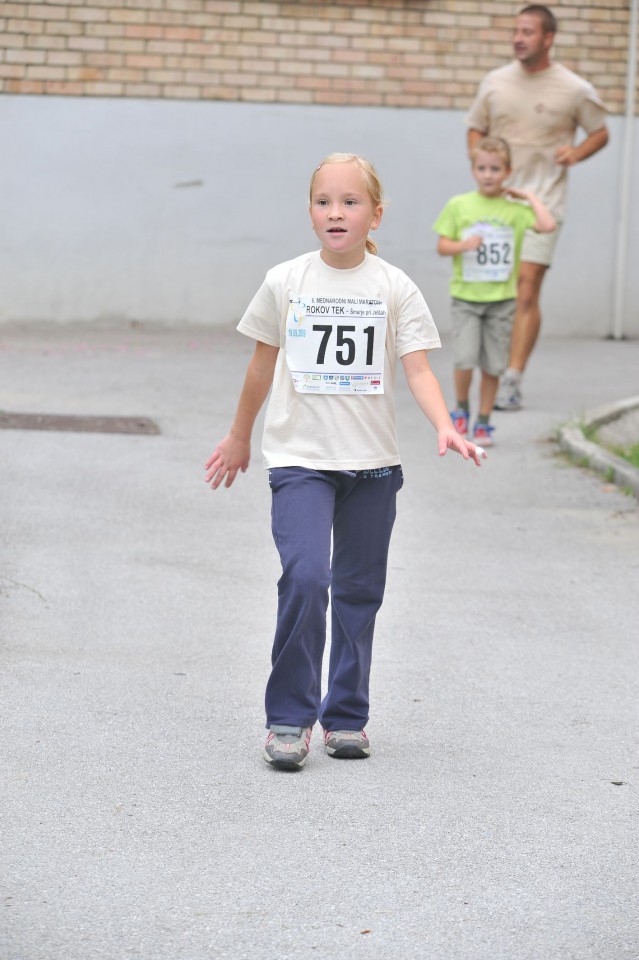 Rokec 09 - foto povečava