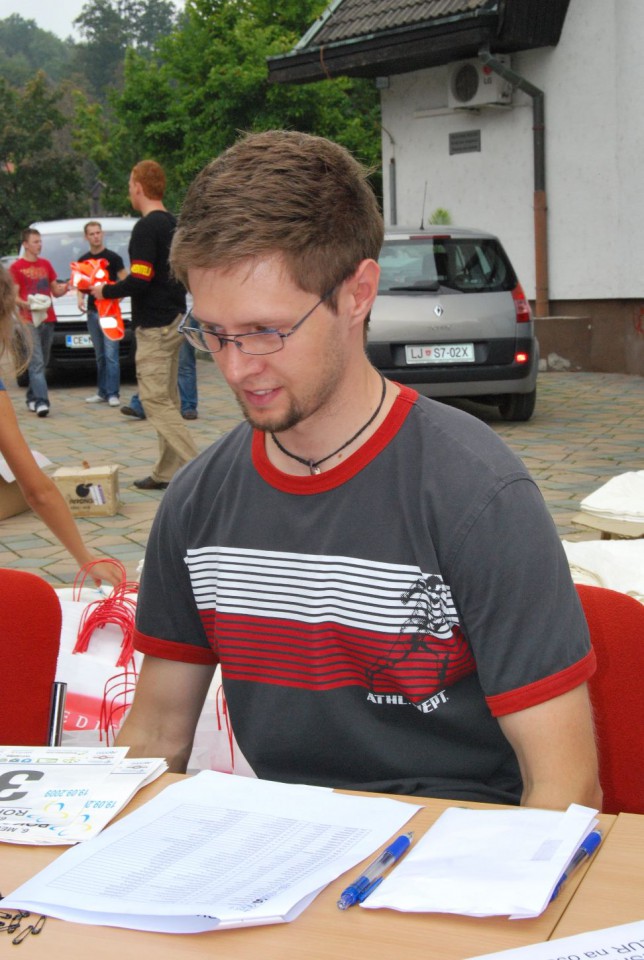 Rokec 09 - foto povečava