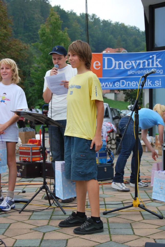 Rokec 09 - foto povečava