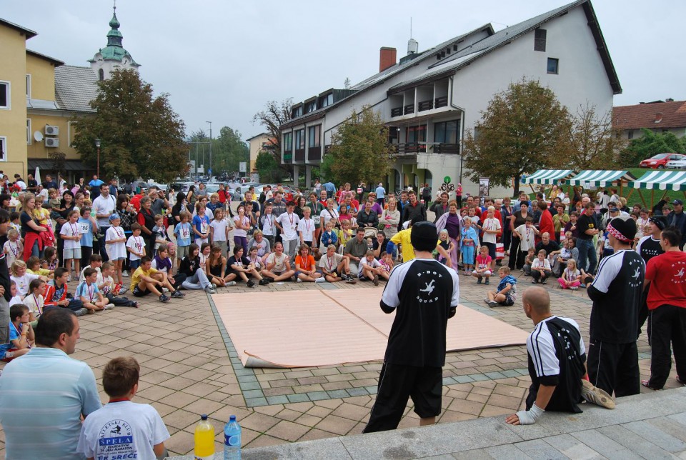 Rokec 09 - foto povečava