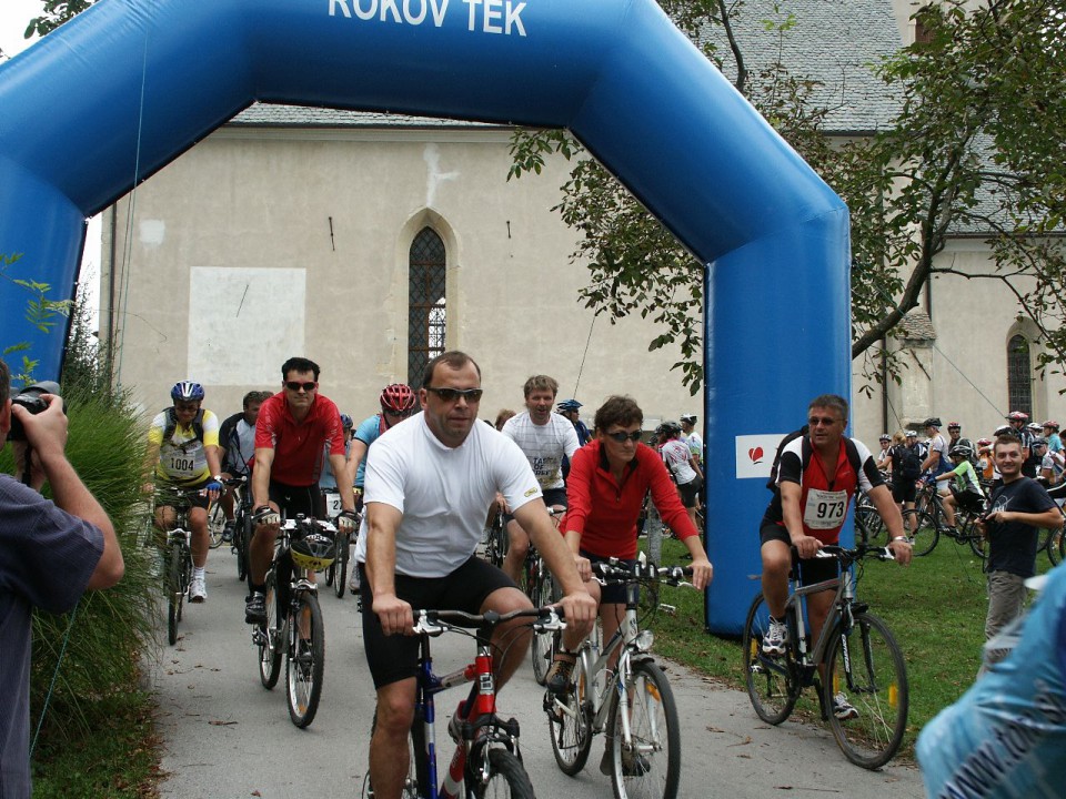 Rokov tek 09 - S kolesom - foto povečava