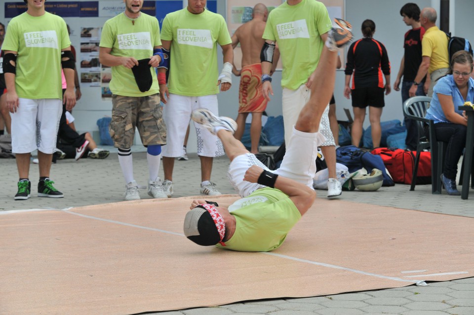 Rokov tek 09 - na cilju - foto povečava
