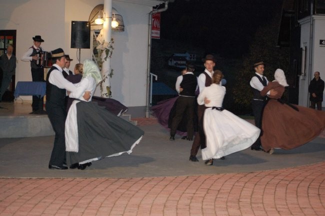 Folklora - nastop v olimju - foto povečava