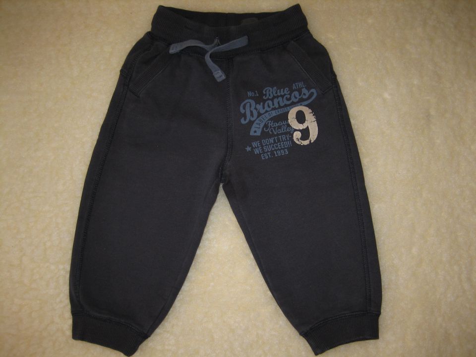 Trenirka,H&M, vel: 80, cena: 4€