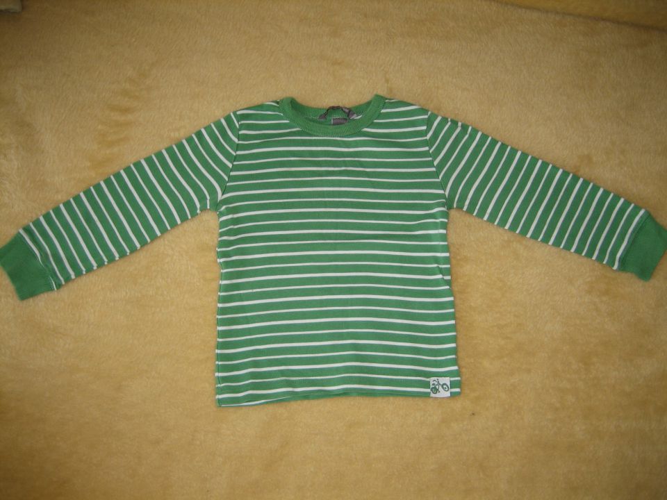 majčka hm, vel: 98/104, cen. 3€