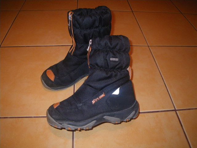 Styl grand drytex črno oranžni škornji, zelo topli, nepremočljivi, št. 33, c. 14 evr