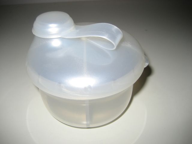 Lonček za shranjevanje adaptiranega mleka