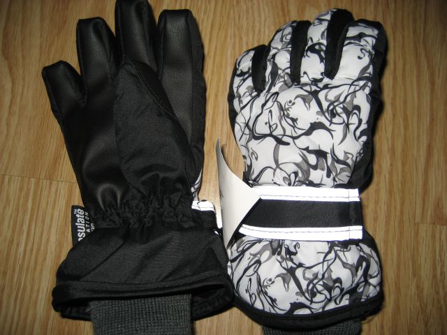 Nove smučarske rokavice h&m velikost 3-4 leta