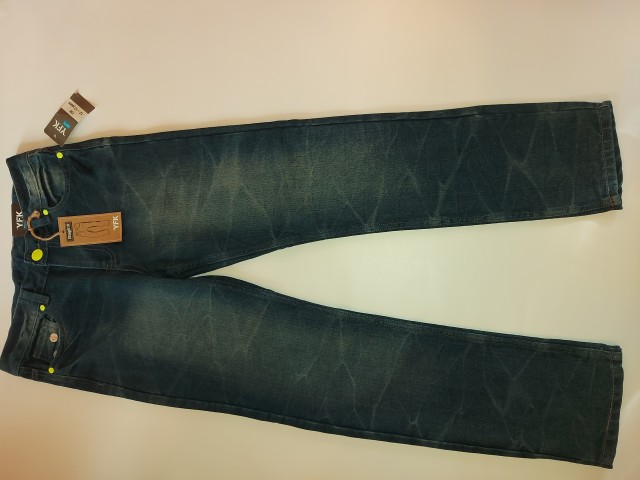Jeans hlače 158 nove 5 eur 