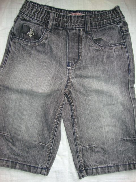 kratke hlače ca 116-122, 4 eur