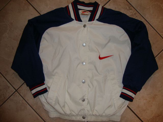 Retro tanka vetrovka nike 134-140, 5 eur