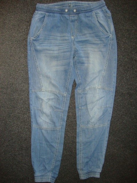 Kavbojke, mehak tanjši jeans, 152-158, 5 eur