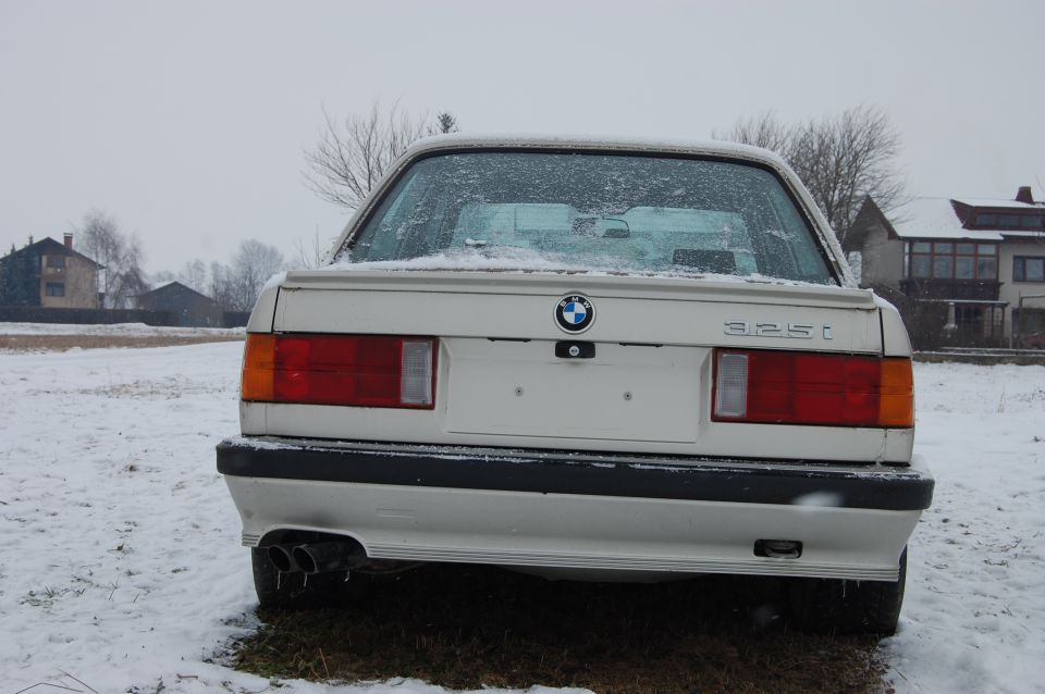 BMW E30 325iA - foto povečava