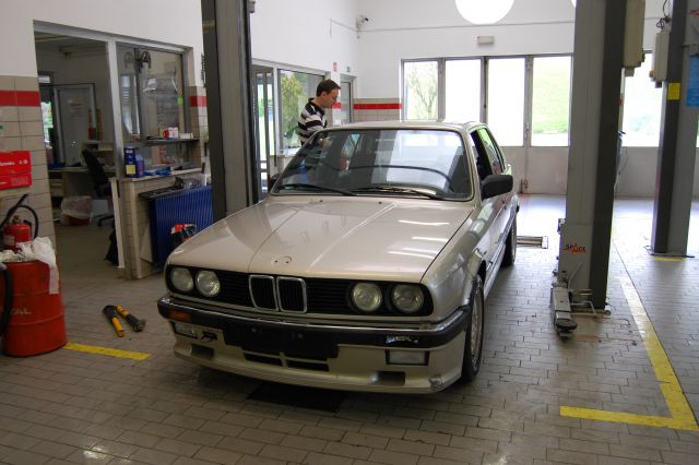 BMW E30 325iA - foto