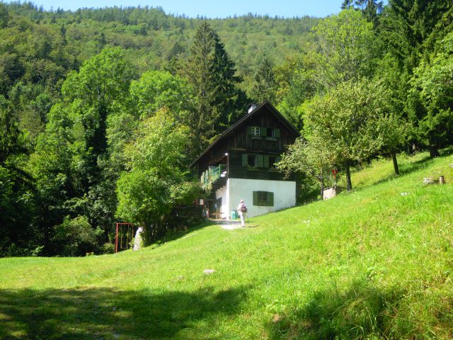 DOM ČEMŠENIK 840m - foto