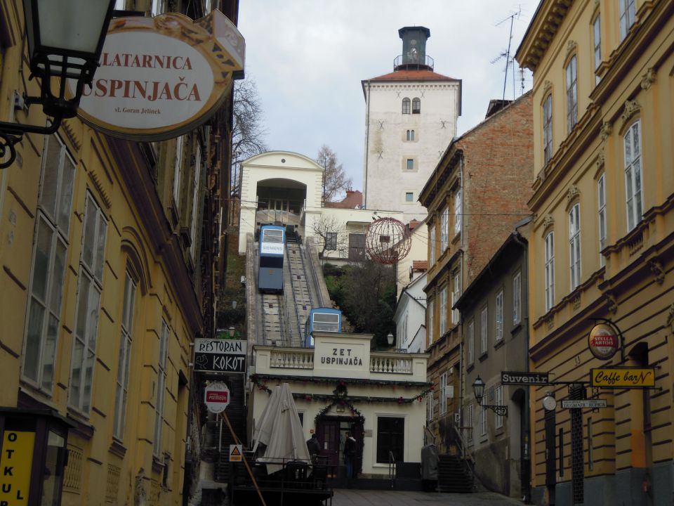 Adventni Zagreb - foto povečava