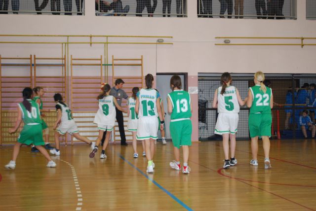 četrtfinale v košarki za st. učenke_jan 2011 - foto