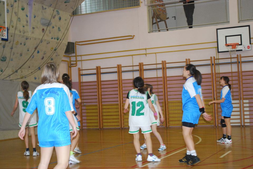 četrtfinale v košarki za st. učenke_jan 2011 - foto povečava