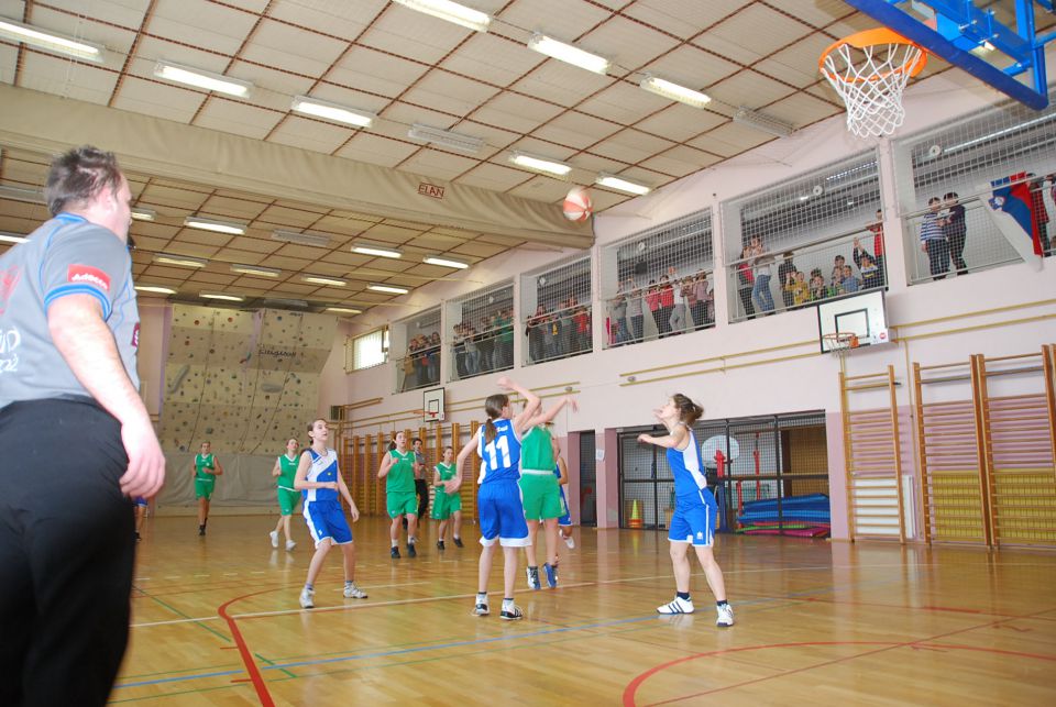 Polfinale košarka dekleta 2012 - foto povečava