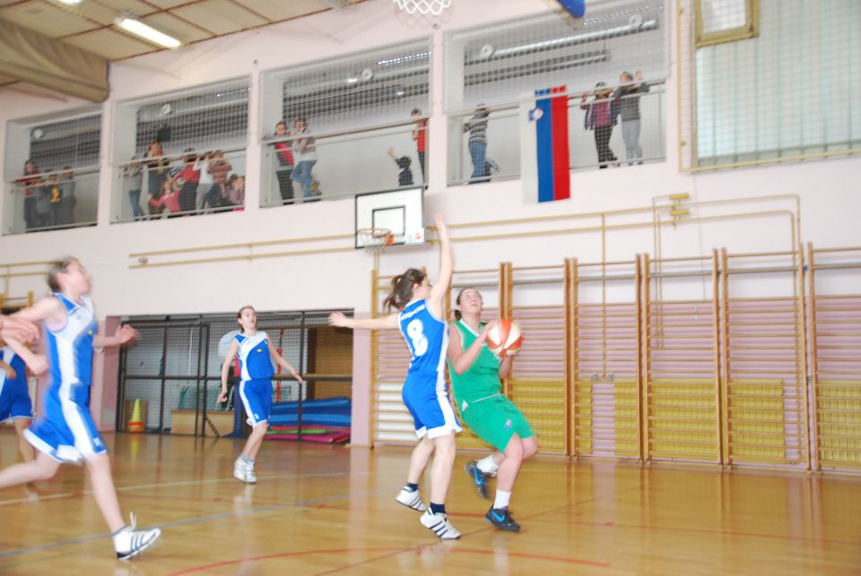 Polfinale košarka dekleta 2012 - foto povečava