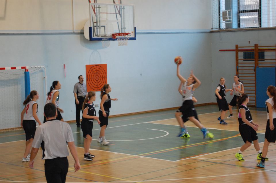 Košarka dekleta 2014/15 - foto povečava