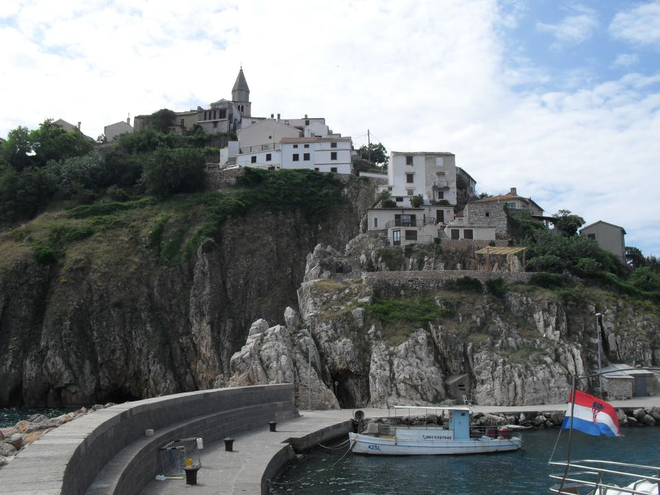 Vrbnik, julij 2011 - foto povečava