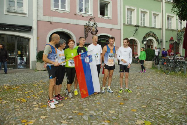 7/9 tekačev Atletskega društva Železniki na tekmi