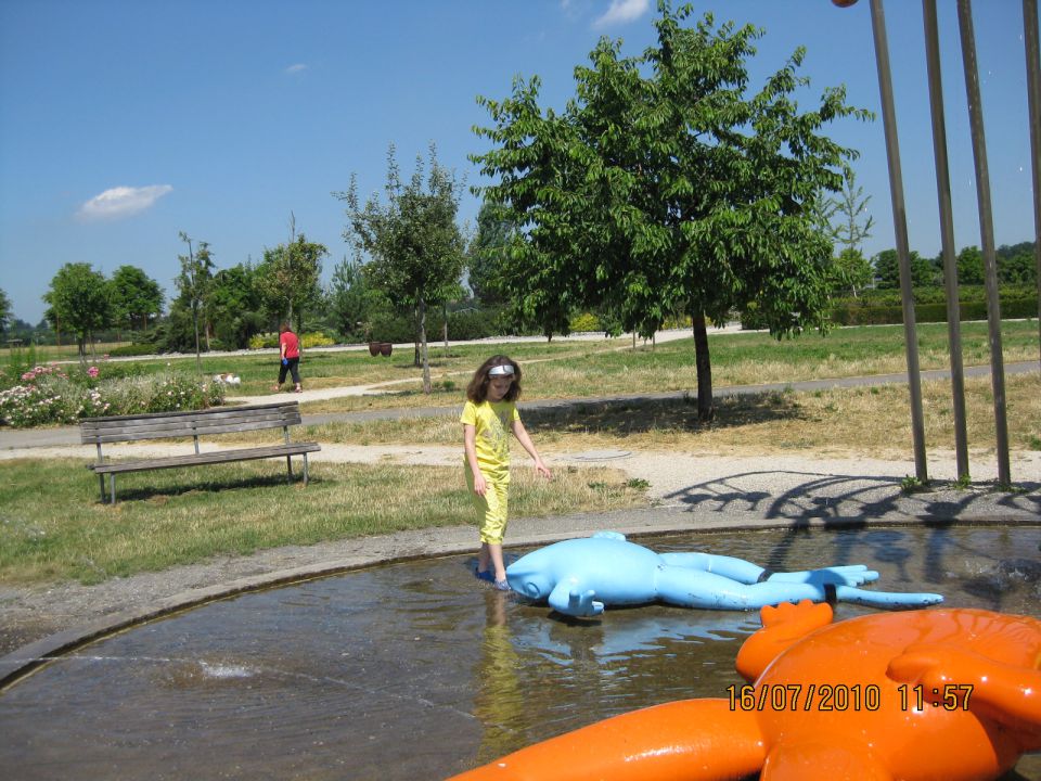 Veliki zajčki v nemčiji - foto povečava