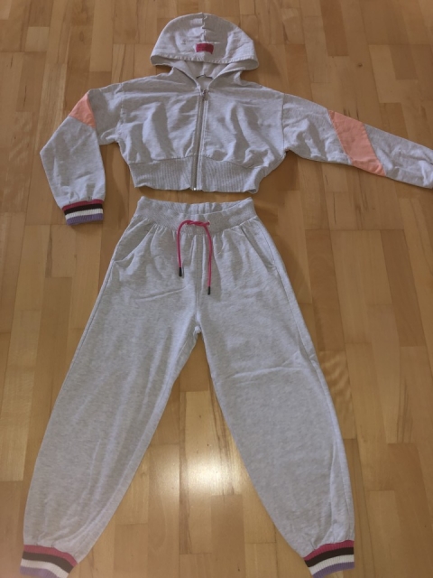 Sisley, 140 cm, 14 evrov
