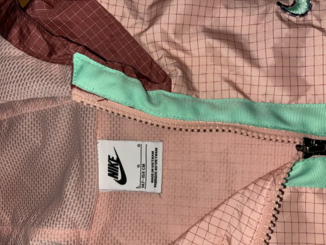 Vetrovka Nike 147-158cm - foto