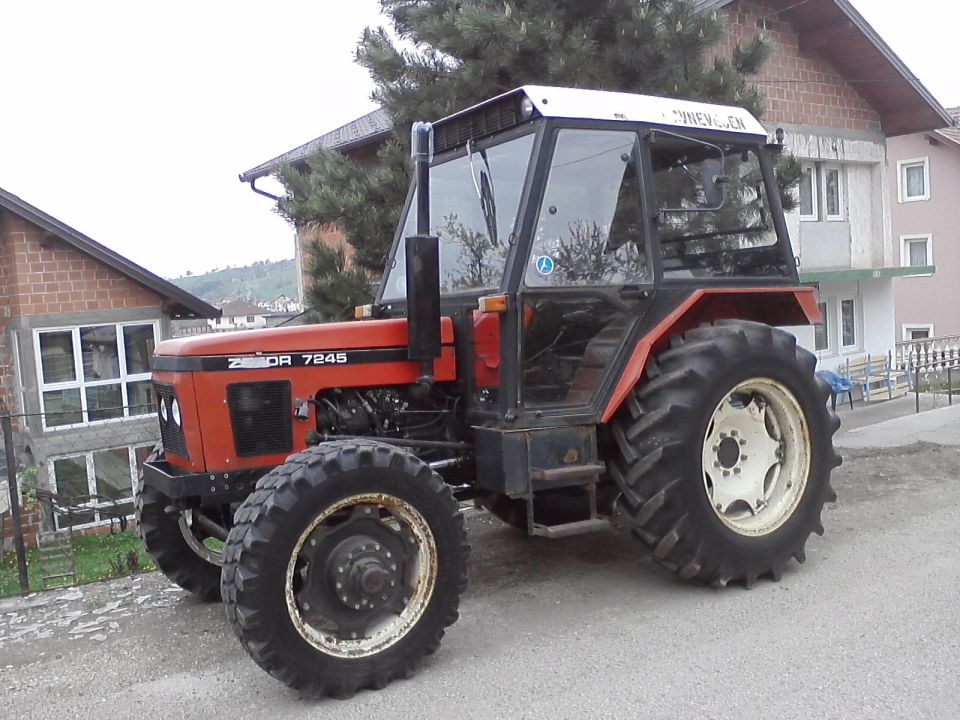 Zetor 7245 - foto povečava