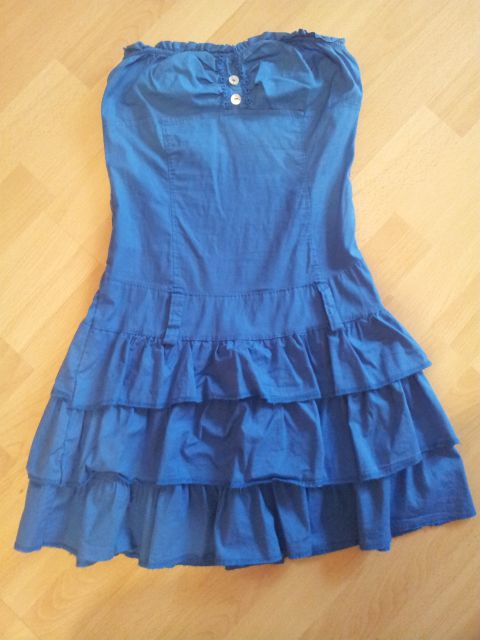 Izredno lepo oblekico v kraljevo modri barvi, št. XS / S - 5 €