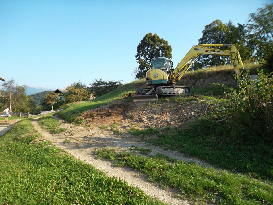 Priprava terena 7.9.2013 - foto povečava