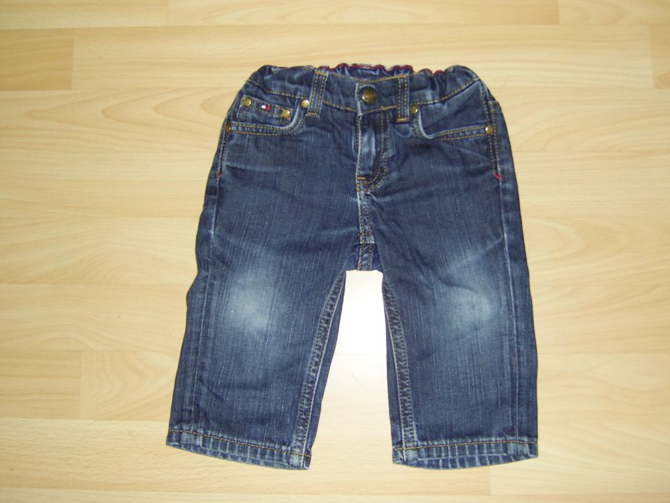 jeans tommy-hilfiger v 9-12 mesecev cena 9 eur
