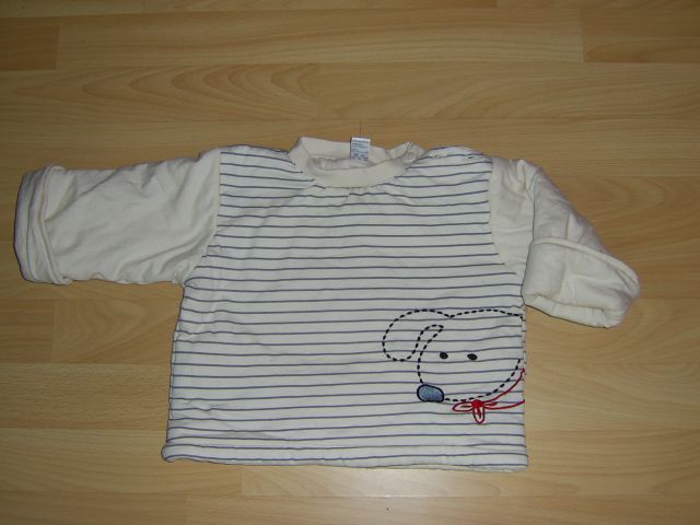 Podložen pulover  v 74-80 cena 3 eur oblečen 2-3 krat