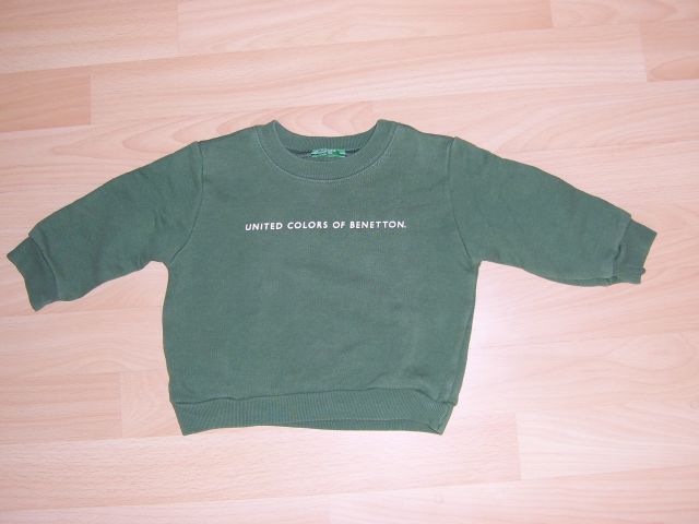 BENETTON v 74 cena 3 eur - bolj živa barva